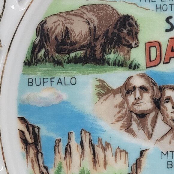 Decorative South Dakota Souvenir Plate With Gold Leaf Design & Scenic Landmarks - Picture 5 of 15
